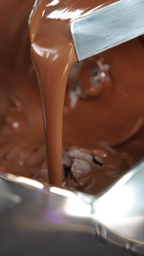 شکلات آب کن